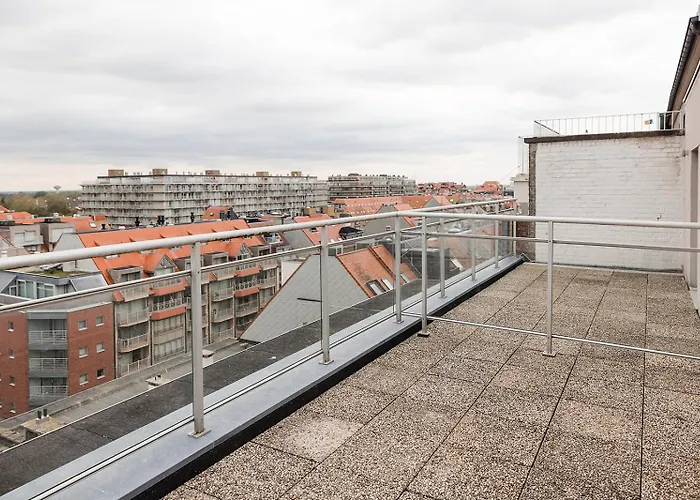 Penthouse By Let's Go Getaways Apartment *